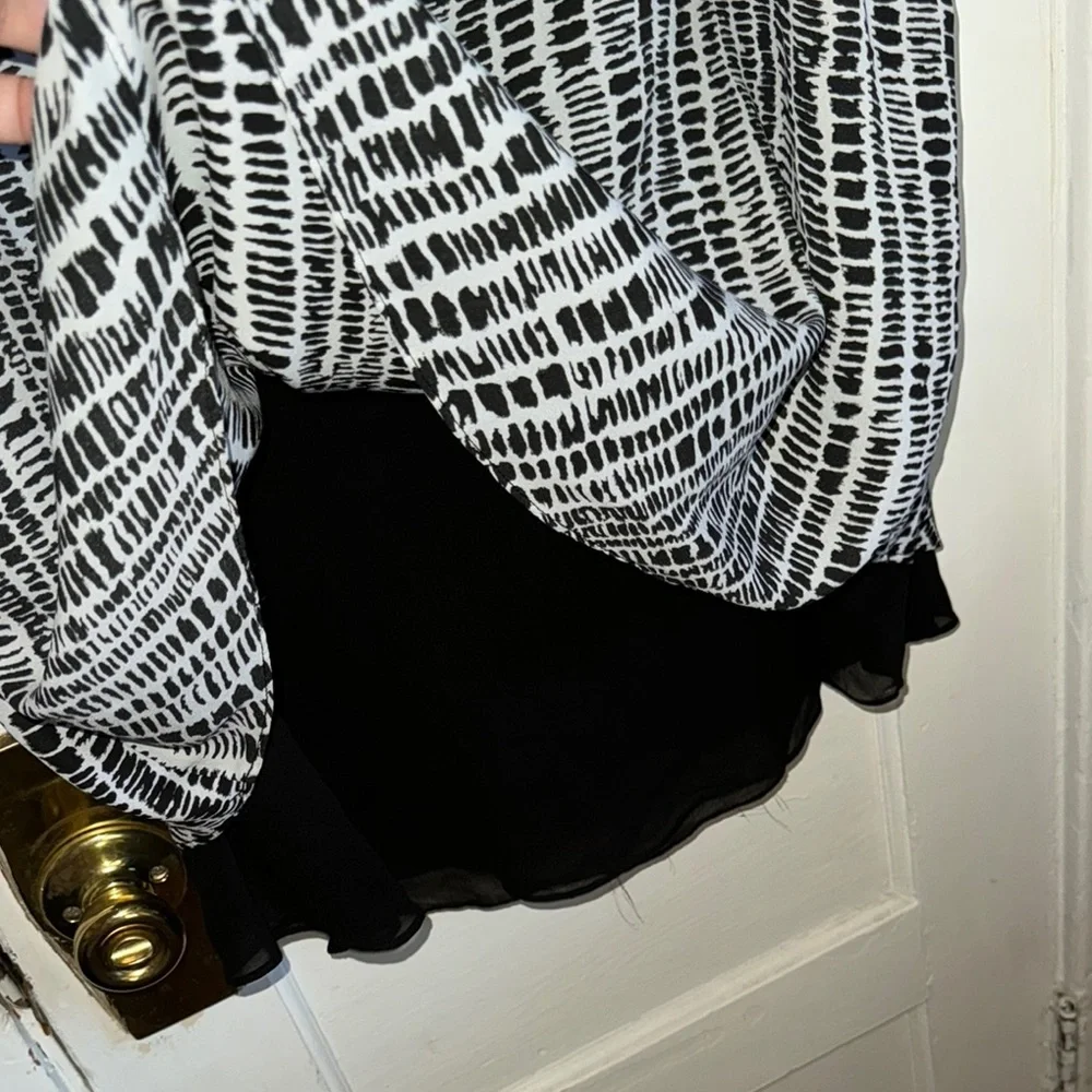 Violet & Claire Keyhole Lined Layered Tunic Blouse Size 3X - Picture 3 of 7